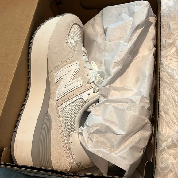 New Balance - Picture 9 of 9